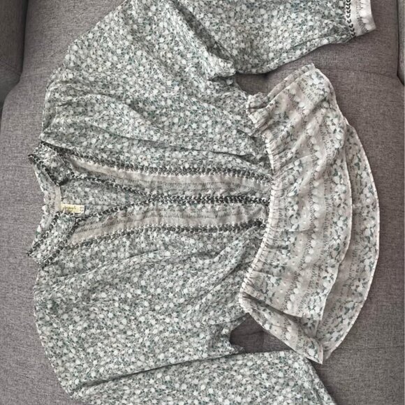 Free People pretty patterned blouse - Picture 2 of 8